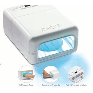 CND UV Shellac and Gel LAMP  with 4 extra lamps- new